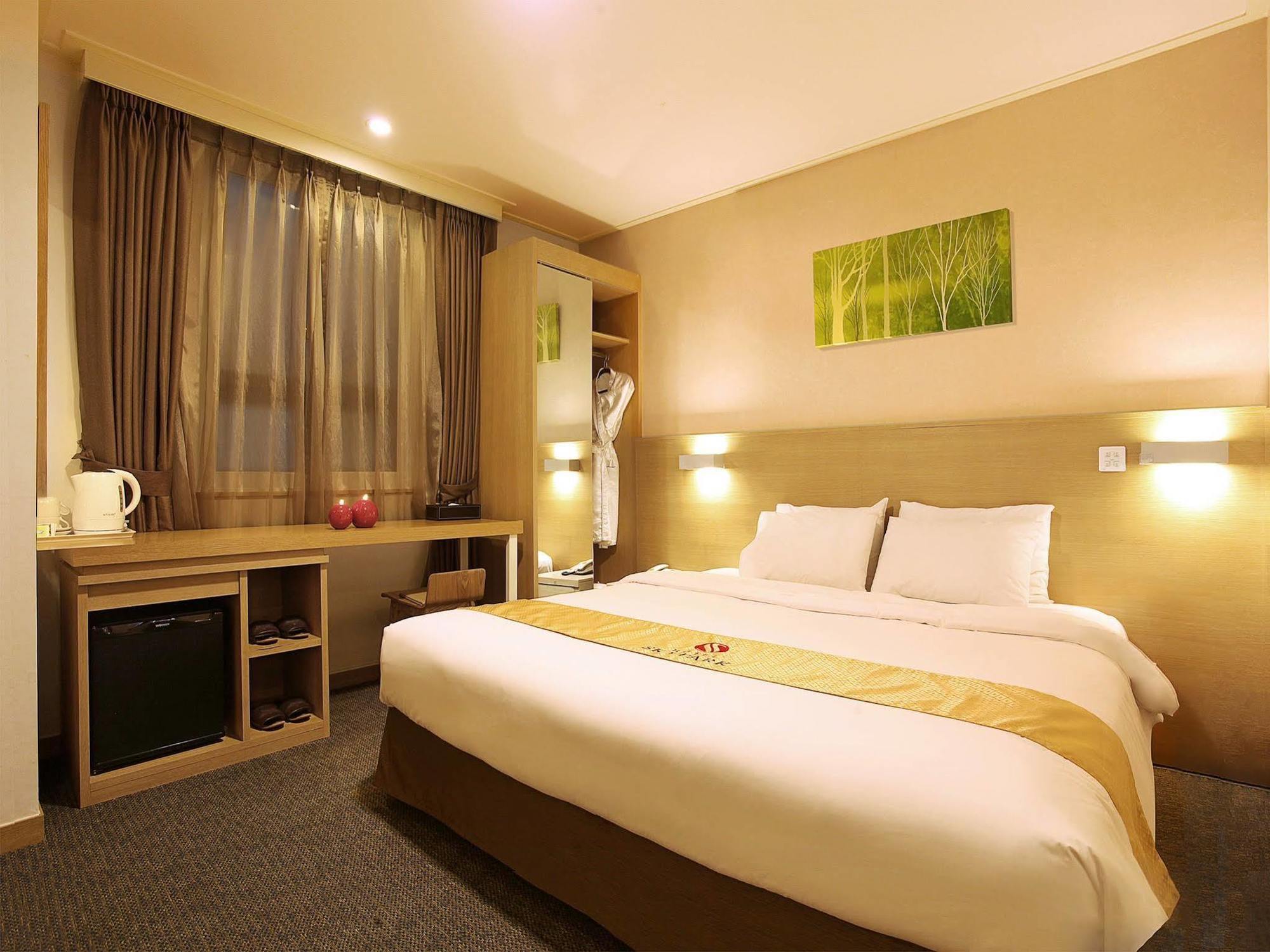 Hotel Skypark Jeju 1 Bagian luar foto